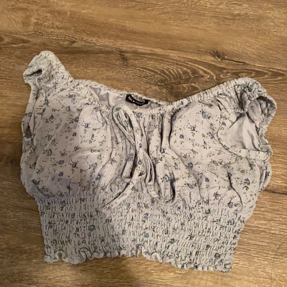 Brandy Melville Lululemon top